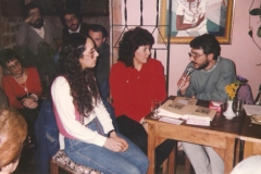 (De Izq. a Der.) Patricia Fayt, Lily Calvo y Luis Raúl Calvo en 1991 en el Café Karabana.